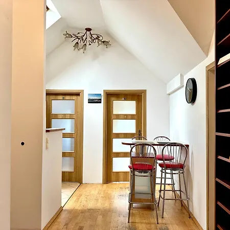 Przy Skm Wyscigi Rum i privatbostad *