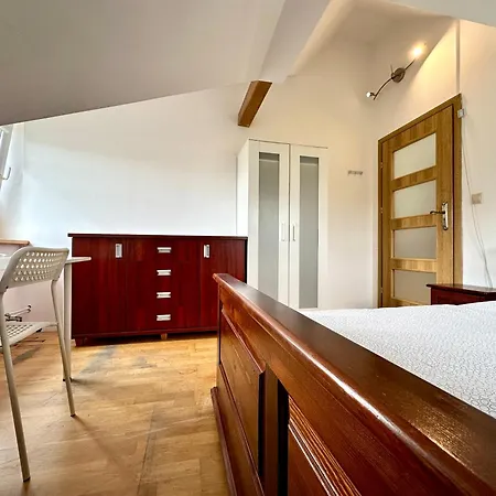 Проживание в семье Przy Skm Wyscigi *